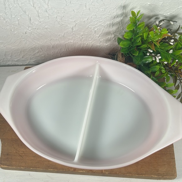PYREX VTG Pink Daisy Divided Casserole w/Lid 1.5 qt Pink Pyrex Serving Dish VTG - Picture 7 of 16